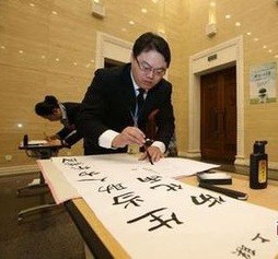 怎样编写花圈上的挽联